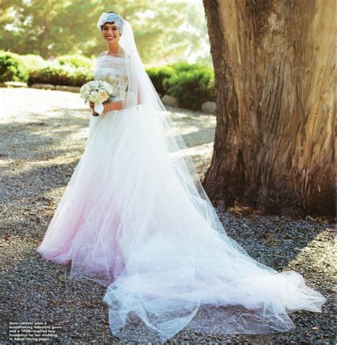 anne hathaway wedding